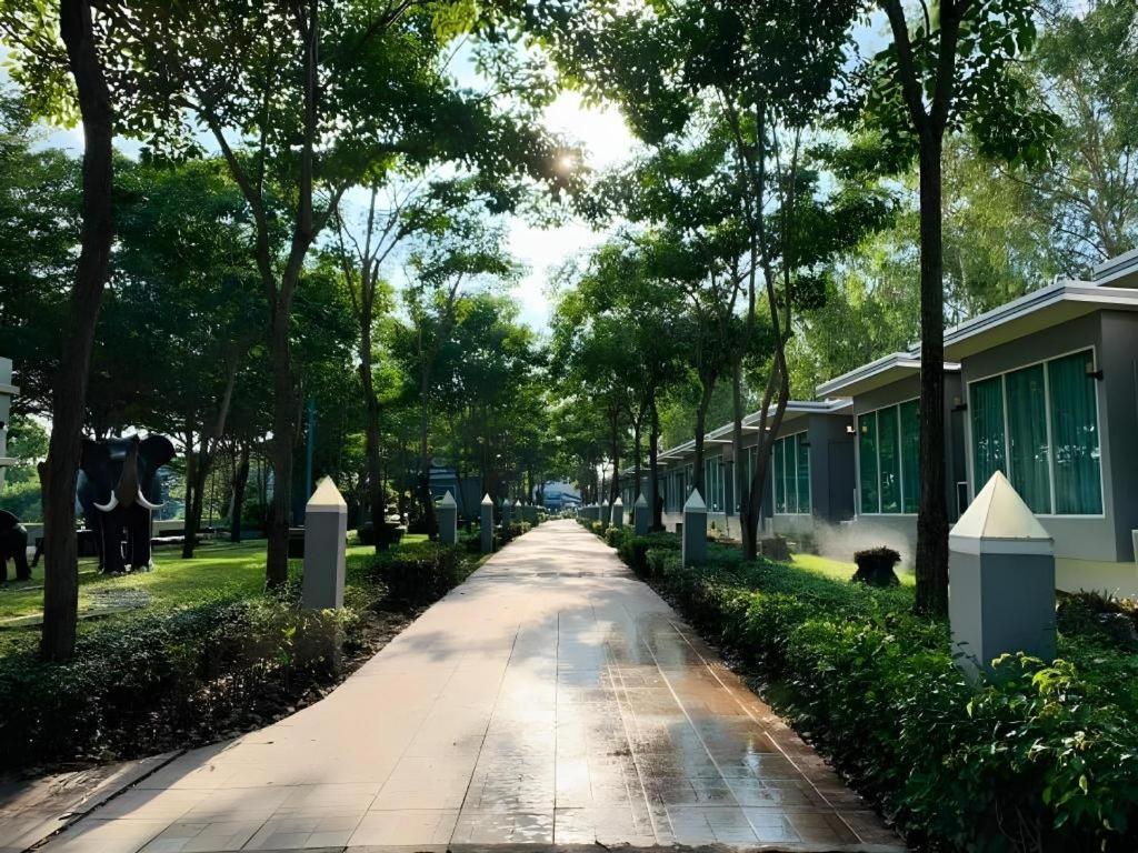 Thaiasia Goldensea Resort Аюттхая Экстерьер фото